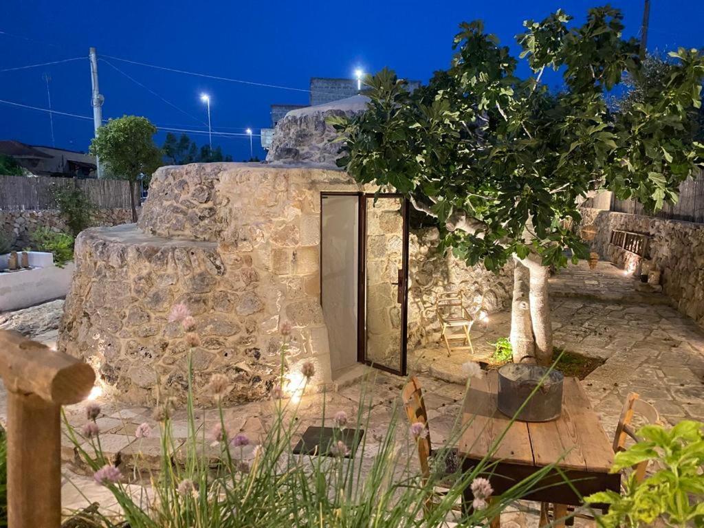 Trullo Santovia Bed and Breakfast Sant Isidoro  Exteriör bild