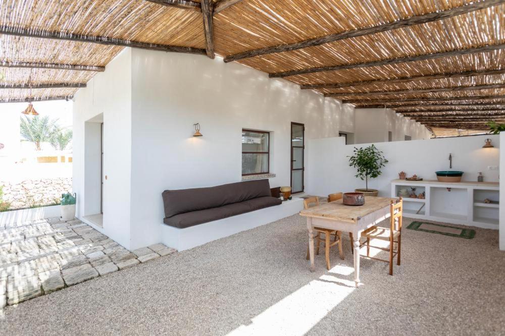 Trullo Santovia Bed and Breakfast Sant Isidoro  Exteriör bild