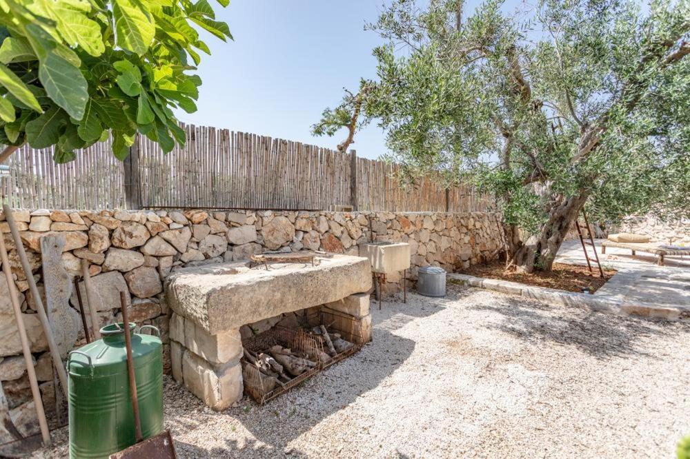 Trullo Santovia Bed and Breakfast Sant Isidoro  Exteriör bild