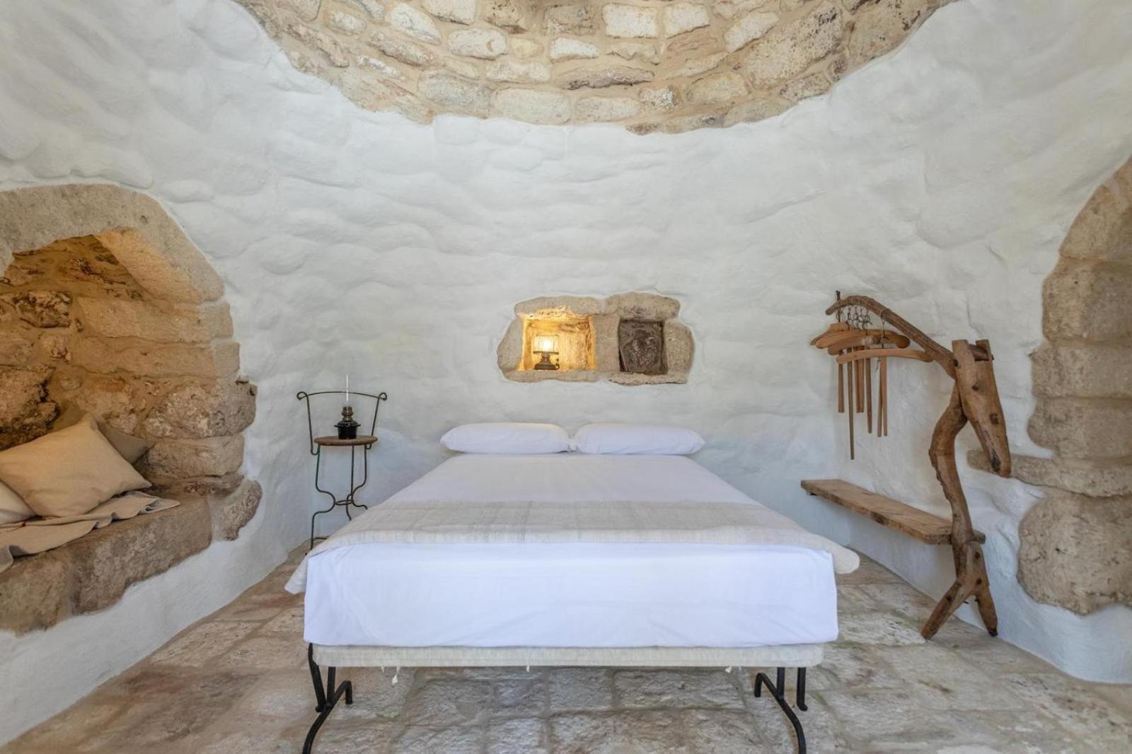 Trullo Santovia Bed and Breakfast Sant Isidoro  Exteriör bild